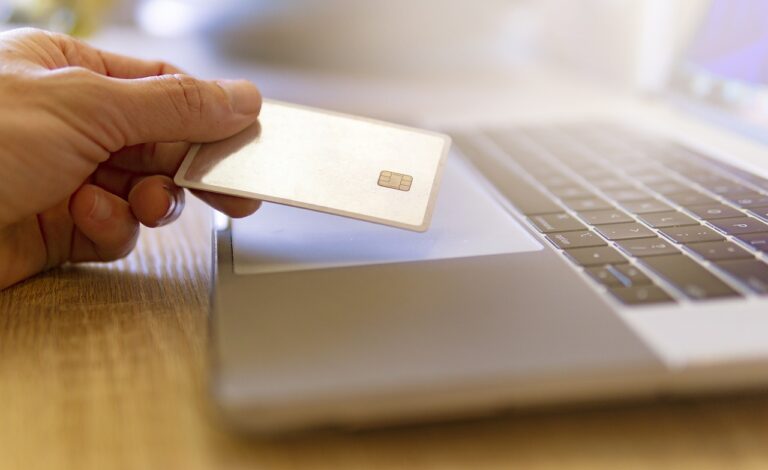 Online vásárlási tippek – Hogyan vásároljunk biztonságosan és okosan az interneten?