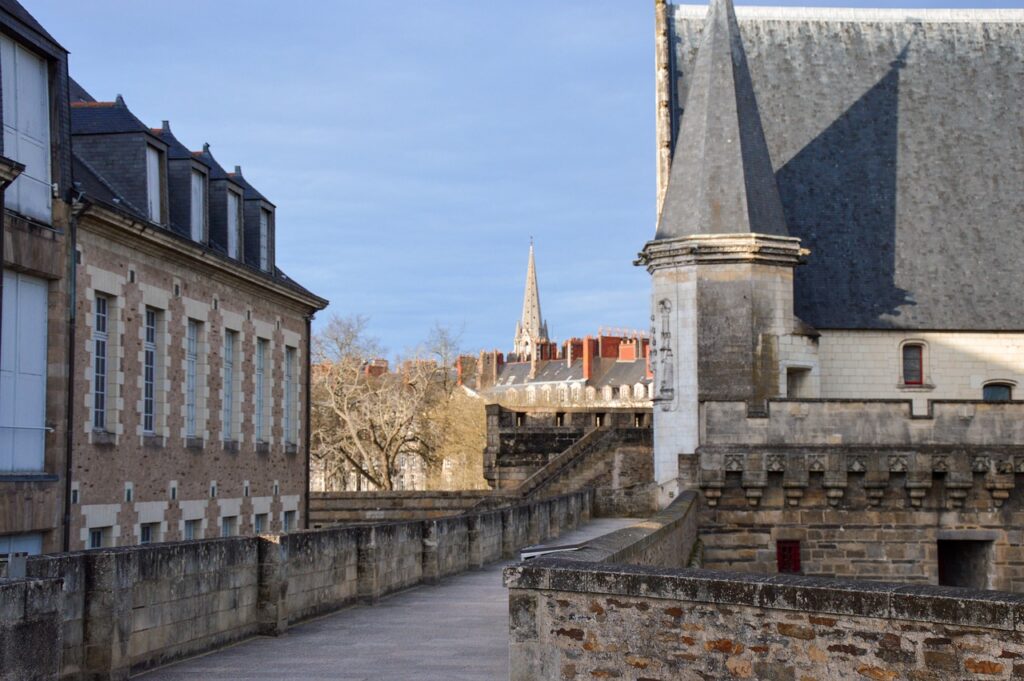 Nantes csodálatos látnivalói: Kulturális és történelmi útikalauz
