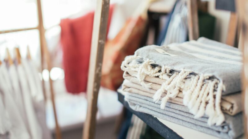 Így tehetjük még barátságosabbá a lakást a puha textilek erejével