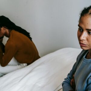 Hogyan vegyük észre és osszuk meg a láthatatlan munkát a párkapcsolatunkban?