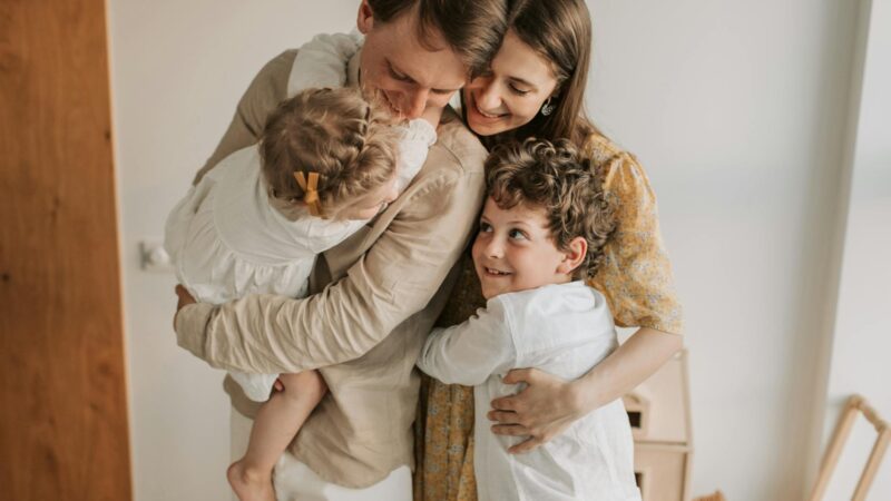 Így segíthetünk a gyerekeknek az új közösségbe való könnyebb beilleszkedésben