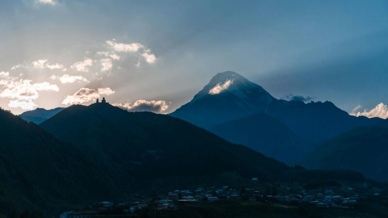 Grúzia a tökéletes úti cél a vad hegyek és a különleges ízek kedvelőinek