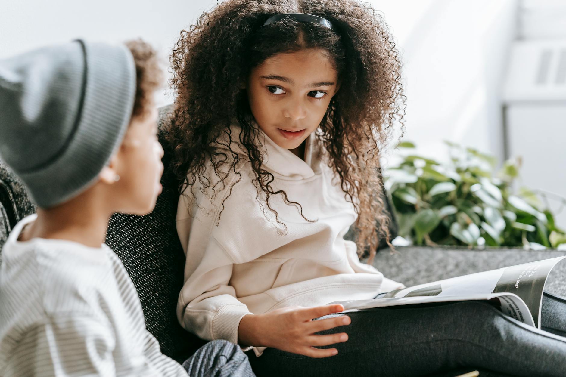 Így segíthetünk a gyerekeinknek abban, hogy életre szóló szövetséget kössenek egymással