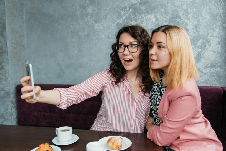 Így menthetjük meg a barátságainkat a legzsúfoltabb időszakokban is