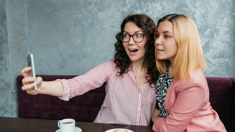 Így menthetjük meg a barátságainkat a legzsúfoltabb időszakokban is