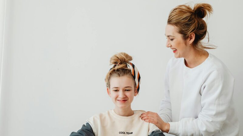 Hogyan maradhatunk közel a kamasz gyerekünkhöz anélkül, hogy rátelepednénk?