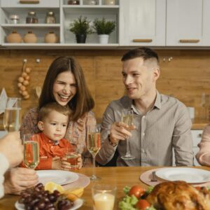 Hogyan szoktassuk vissza a családot a telefonmentes közös vacsorákhoz?